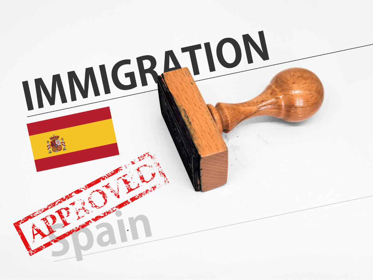 Regularización de inmigrantes en España 2026: requisitos, documentación y cómo solicitarla